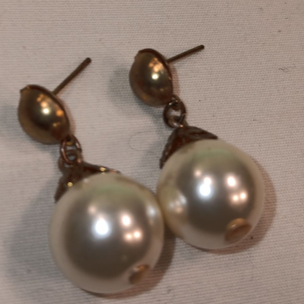 Womens Faux Pearl Earrings 9$